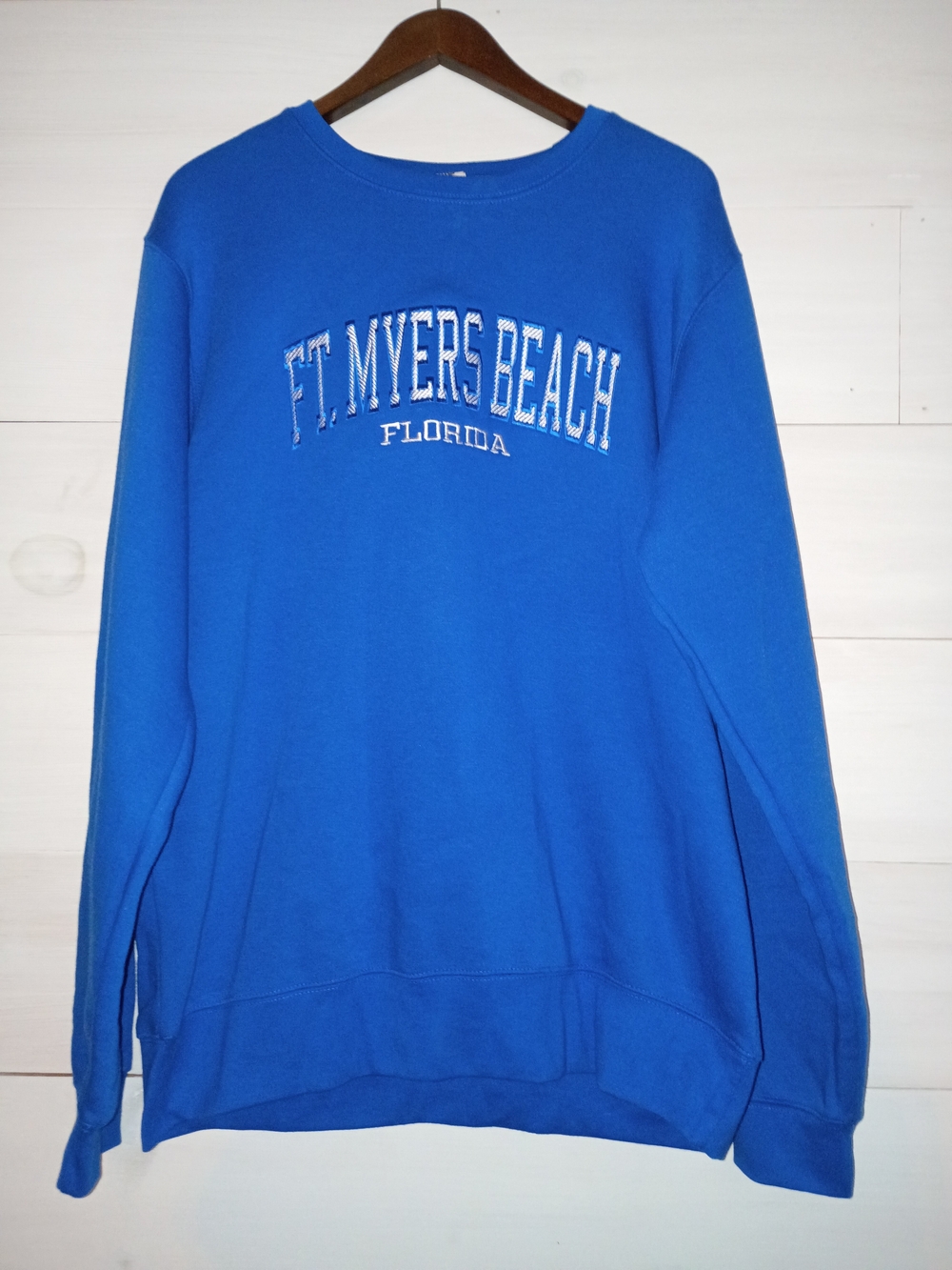 Pacific & Co. Ft. Myers Beach Florida Embroidered Crewneck Sweatshirt Large